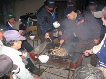 2012年2月 クラインガルテン整備作業 - 鶏肉のバーベキュー