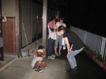 2012年 岩座神自然学校 - 公会堂の外