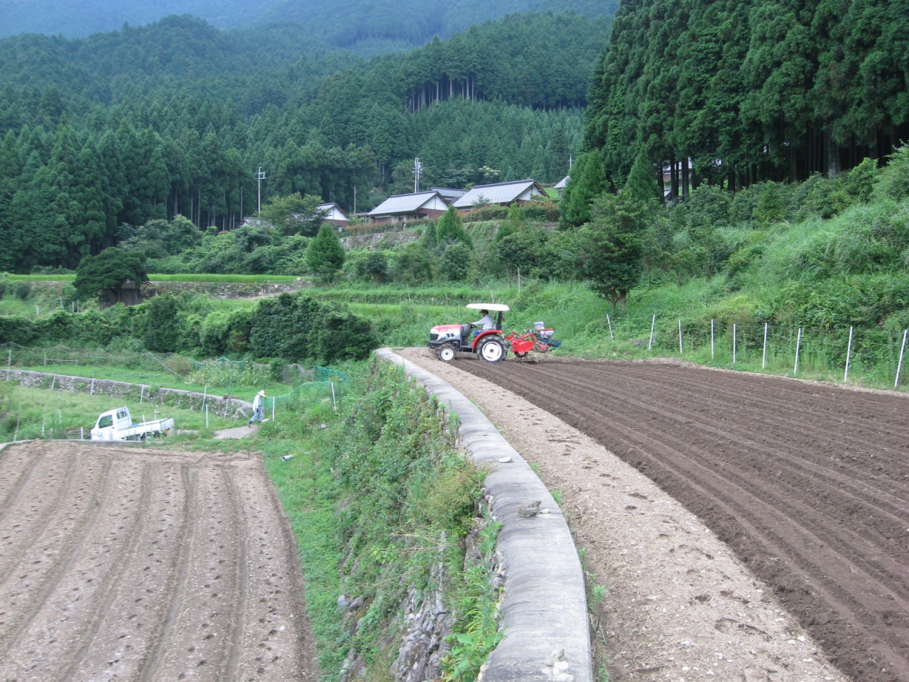 2012年 蕎麦種蒔き - クラインガルテンが見える