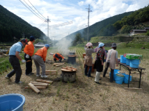 2012年 棚田オーナー収穫祭 - 鍋の準備