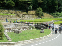 2013年 蕎麦種蒔き（小学生） - 田圃へ移動