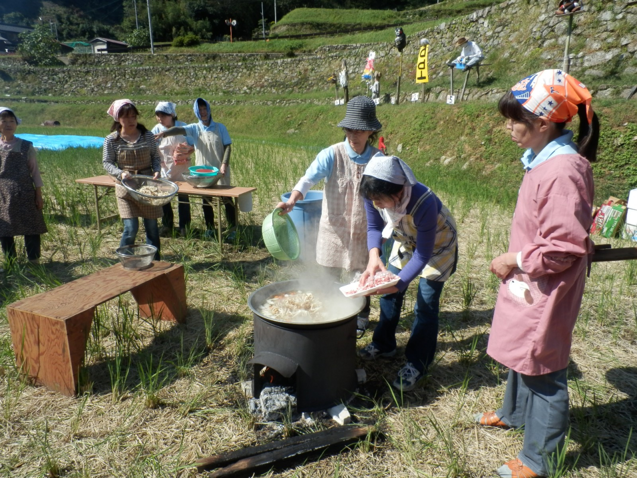 2013年 棚田オーナー収穫祭 - 豚汁を作る