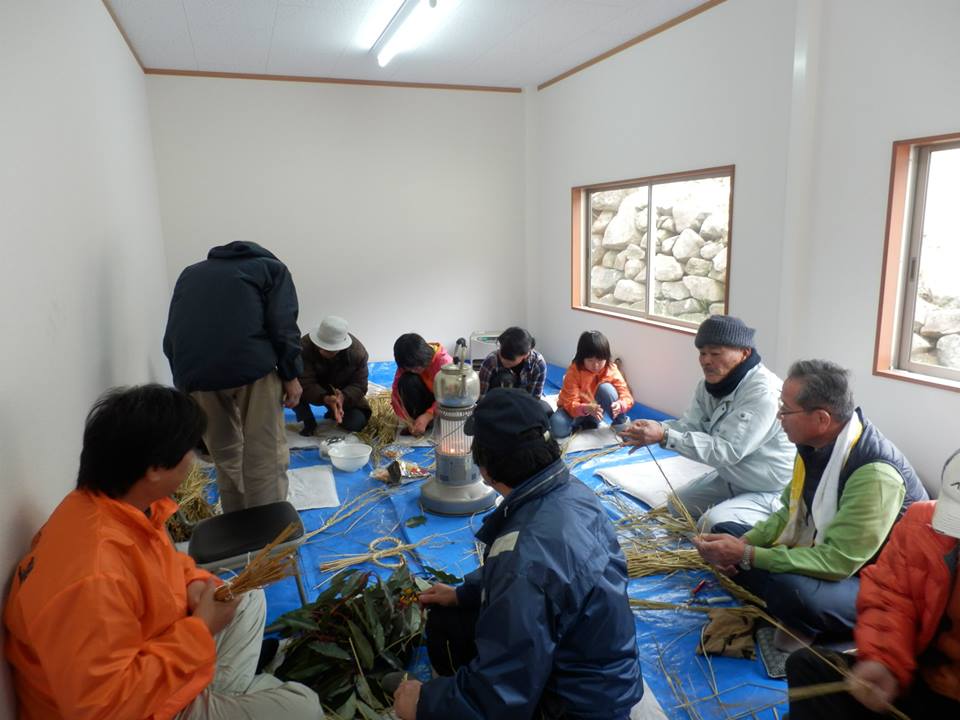 2013年 餅搗き大会・注連縄教室 - わら細工教室