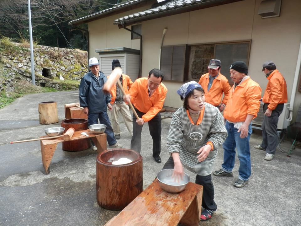 2013年 餅搗き大会・注連縄教室 - 藤井衆院議員