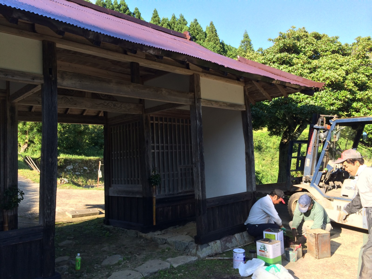 2014年 秋の宮普請 - 神光寺仁王門の屋根を塗装