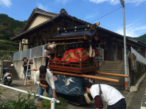 2014年 秋祭宵宮 - 曳山に幕を張る