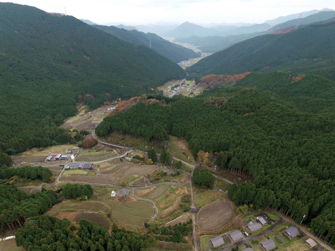 2016年11月 ドローン空撮 - 晩秋の岩座神