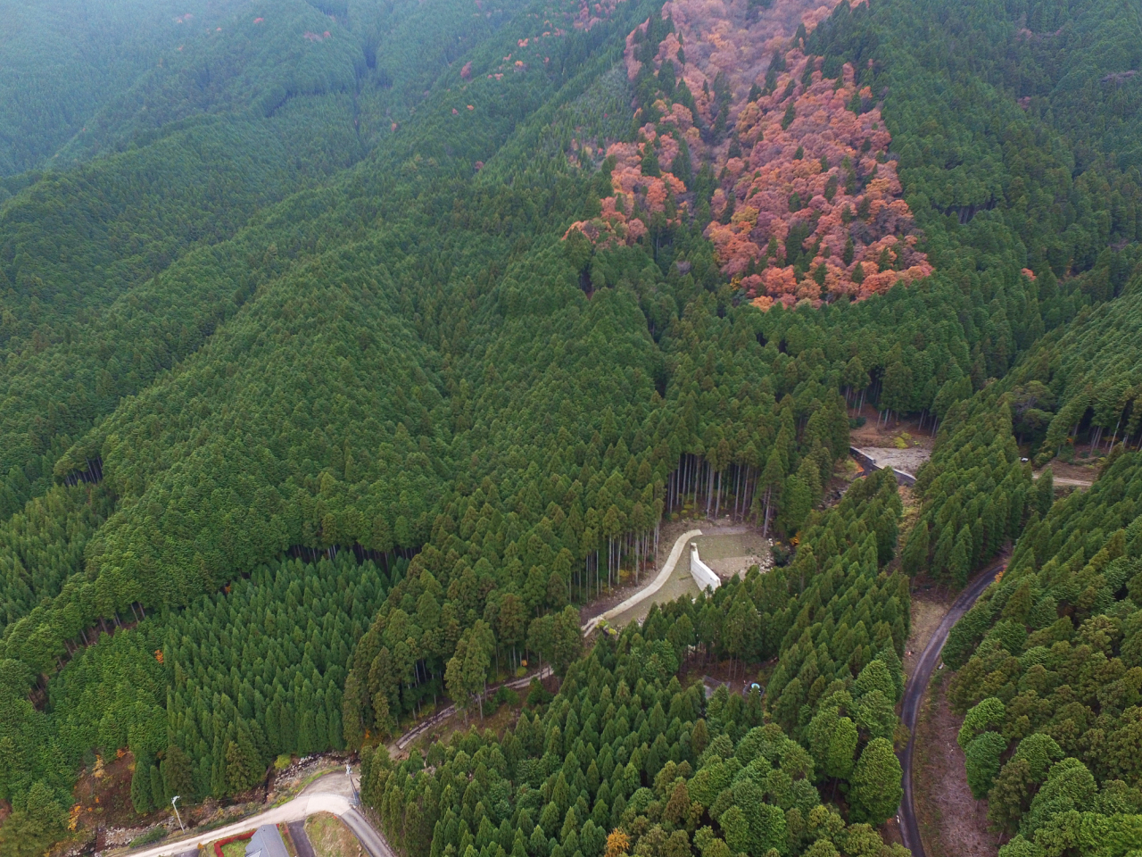 2016年11月 ドローン空撮 - 晩秋の岩座神