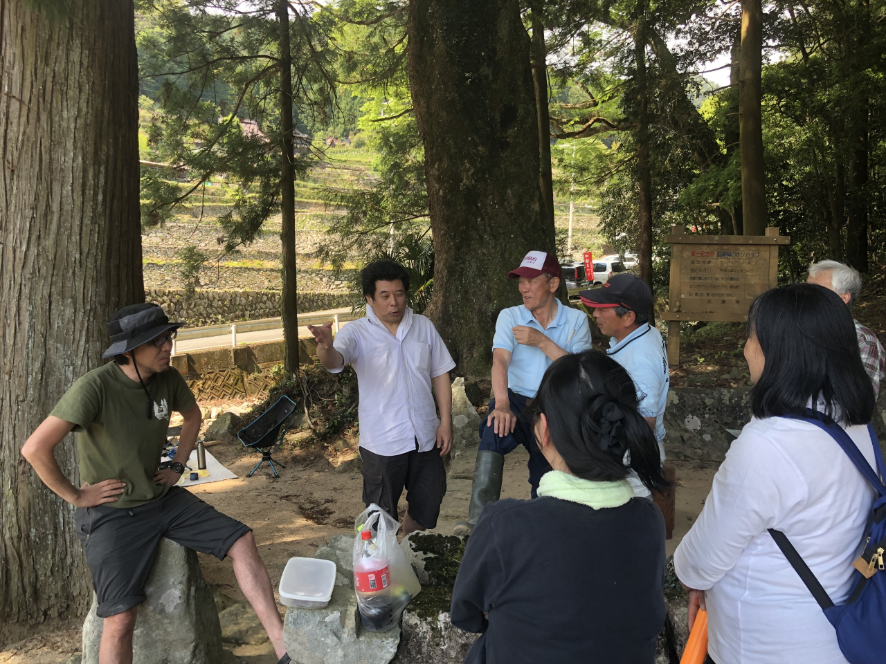 2019年 棚田オーナー 田植え祭 - 五霊神社参道で昼ご飯