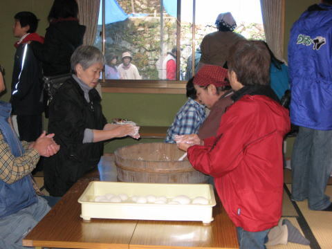 絵日記 2007-12-16 餅搗き大会・藁細工教室