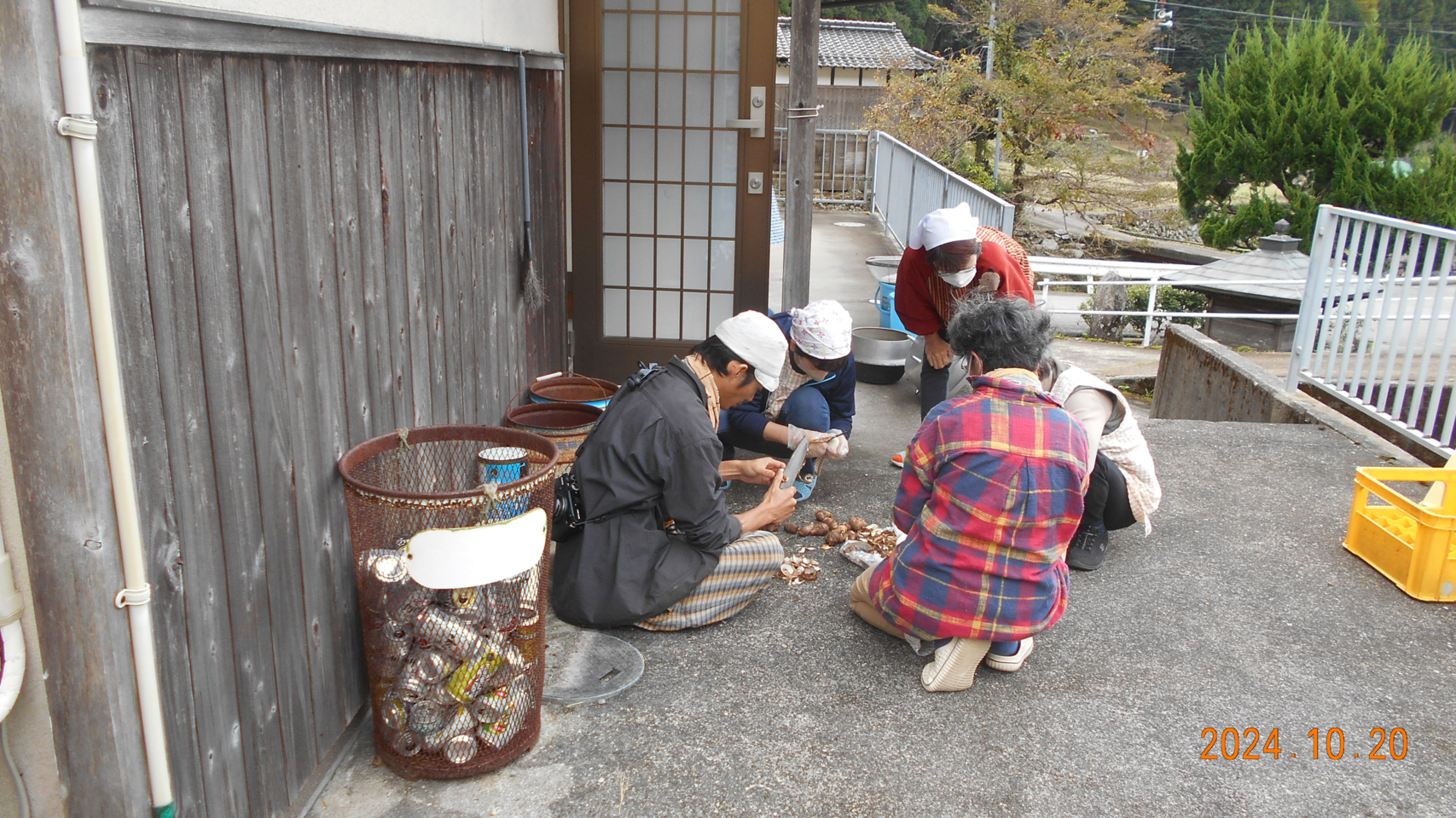 収穫祭 - 豚汁の準備