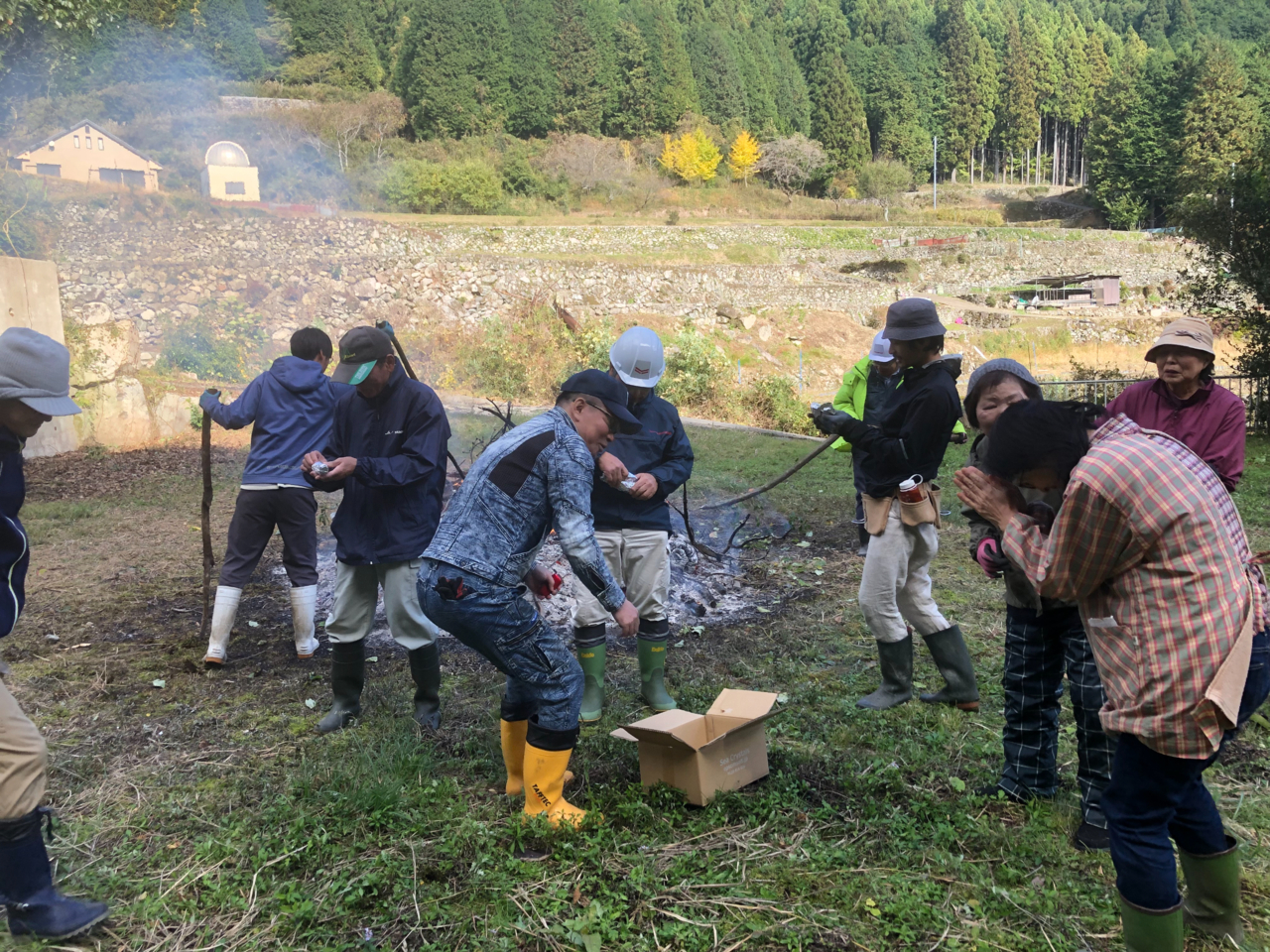 焼き芋の差し入れ